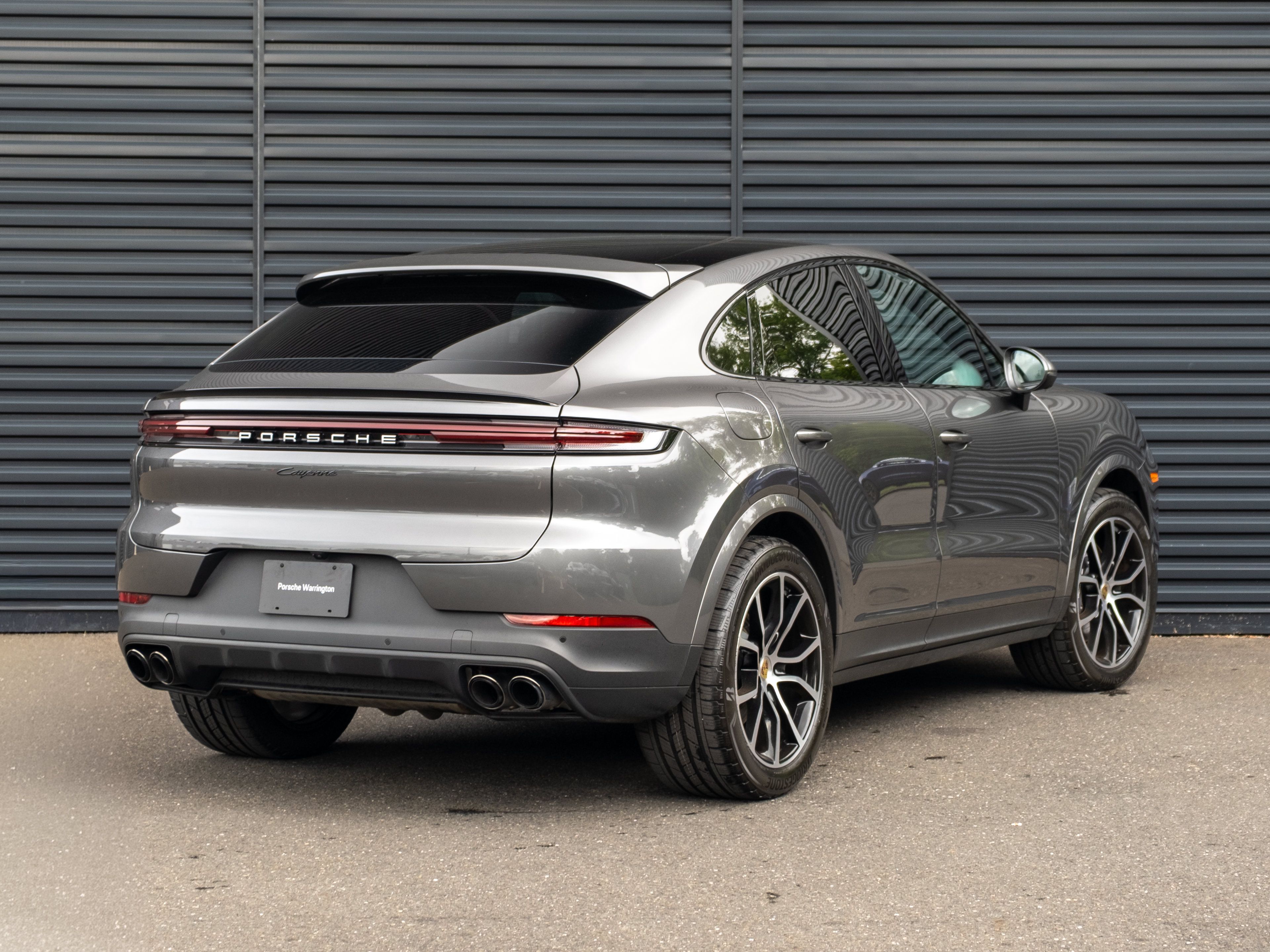 Used 2024 Porsche Cayenne Coupe AWD/4WD image 8