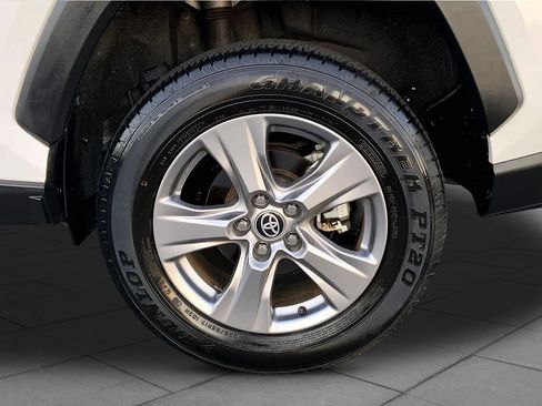 Used 2023 Toyota RAV4 XLE w/ Convenience Package image 11