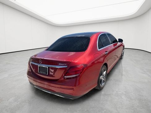 Used 2017 Mercedes-Benz E 300 4MATIC image 3