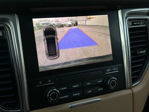 Used 2017 Porsche Macan S image 35