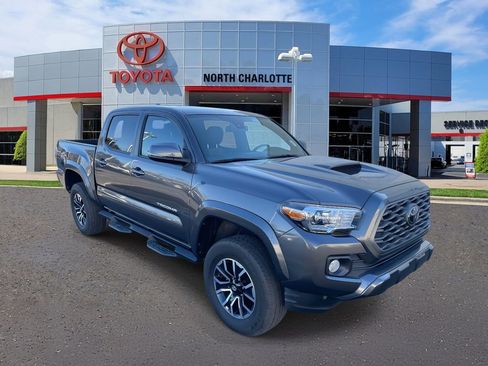Used 2023 Toyota Tacoma TRD Sport image 3