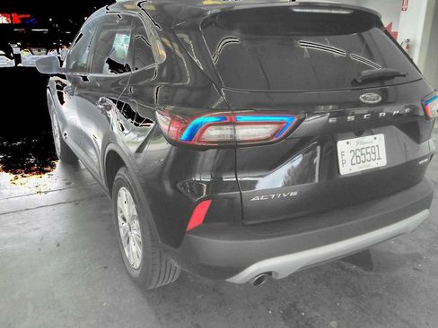 Used 2024 Ford Escape Active AWD/4WD image 2