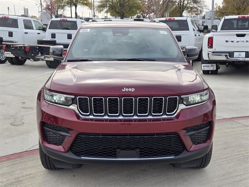 New 2025 Jeep Grand Cherokee Laredo X image 7