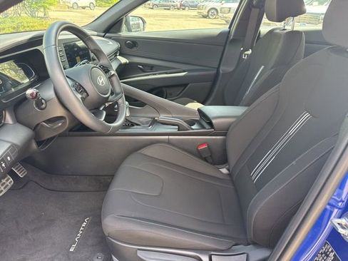 Used 2025 Hyundai Elantra Sport FWD image 21