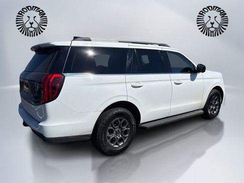 Certified 2025 Ford Expedition Active image 5