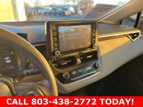 Used 2022 Toyota Corolla LE image 21