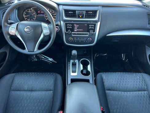 Used 2018 Nissan Altima 2.5 S w/ S Convenience Package image 3