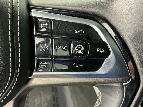 Used 2022 Jeep Grand Cherokee L Overland w/ Advanced Protech Group III AWD/4WD image 88