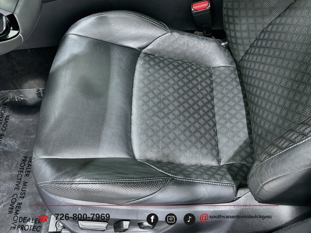 Used 2021 Toyota C-HR Limited FWD image 20
