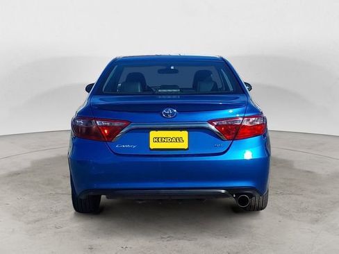 Used 2017 Toyota Camry SE image 4