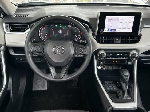 Used 2025 Toyota RAV4 XLE AWD/4WD image 13