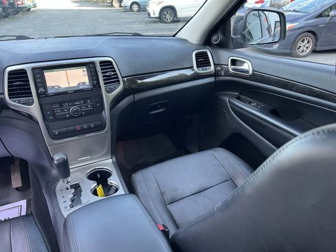 Used 2012 Jeep Grand Cherokee Laredo AWD/4WD image 37