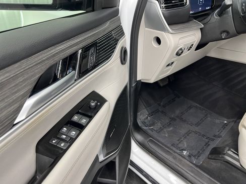 Used 2024 Jeep Wagoneer Series II w/ Convenience Group I image 20