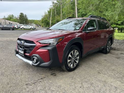 Certified 2025 Subaru Outback Limited AWD/4WD image 4