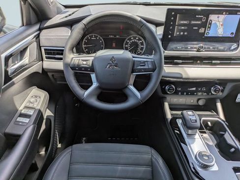 New 2026 Mitsubishi Outlander LE FWD image 16