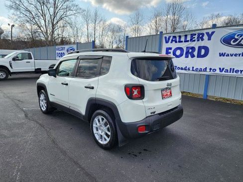Used 2022 Jeep Renegade Latitude image 3