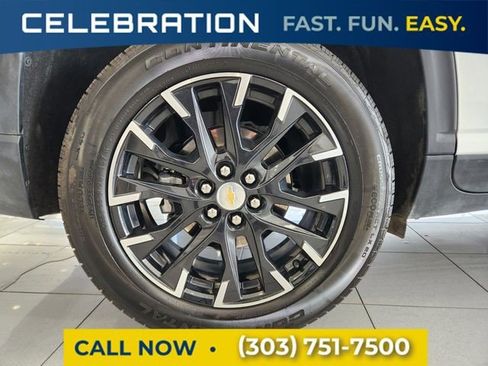 Certified 2025 Chevrolet Traverse LT w/ Sun and Wheel Package image 18