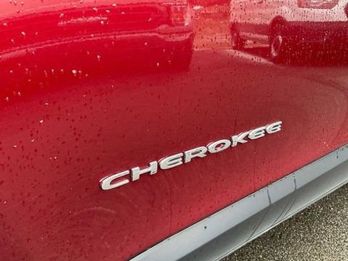 Used 2021 Jeep Cherokee Limited AWD/4WD image 14