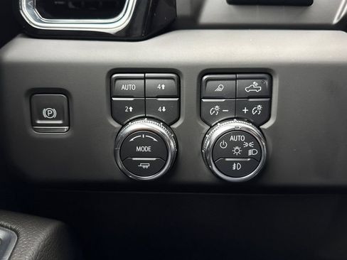 Used 2024 GMC Sierra 1500 Denali w/ Technology Package AWD/4WD image 32