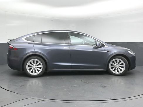 Used 2018 Tesla Model X 75D image 8