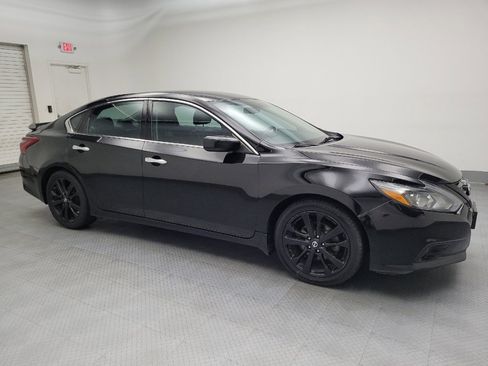 Used 2018 Nissan Altima 2.5 SR w/ SR Midnight Edition image 11