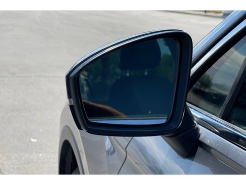 Used 2019 Volkswagen Tiguan SE AWD/4WD image 12