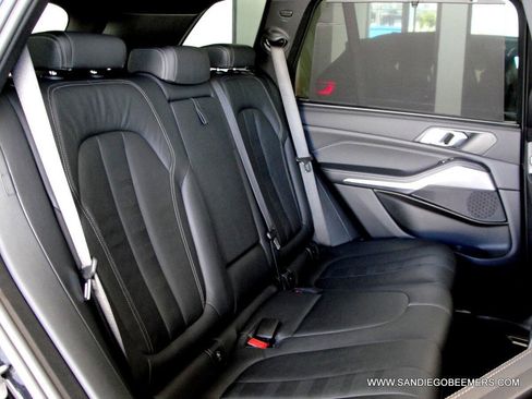 Used 2022 BMW X5 sDrive40i w/ M Sport Package RWD image 52