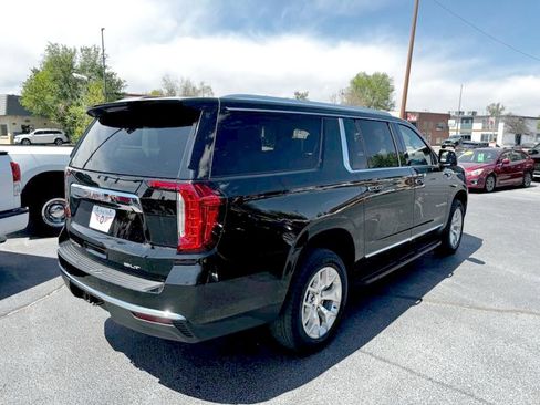 Used 2023 GMC Yukon XL SLT w/ SLT Premium Package AWD/4WD image 5
