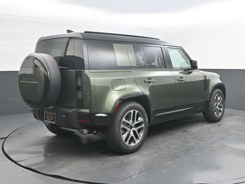 New 2026 Land Rover Defender 110 X-Dynamic SE AWD/4WD image 7