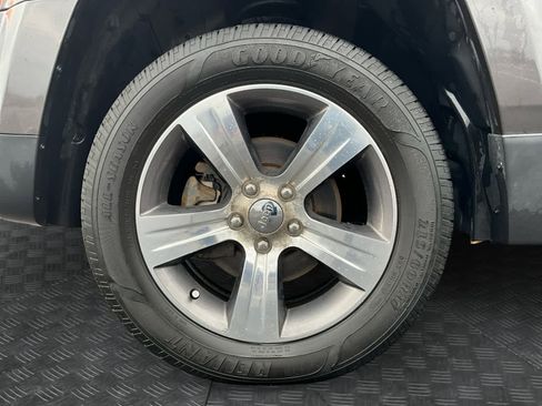 Used 2016 Jeep Patriot High Altitude image 14