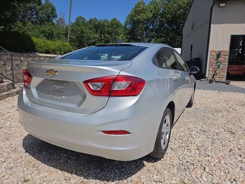 Used 2018 Chevrolet Cruze LS FWD image 6