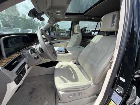 Used 2021 Cadillac Escalade ESV Sport Platinum RWD image 30
