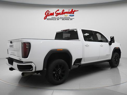 Used 2025 GMC Sierra 2500 AT4 w/ AT4 Premium Plus Package AWD/4WD image 6