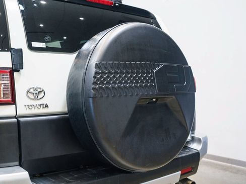 Used 2010 Toyota FJ Cruiser 4WD image 14