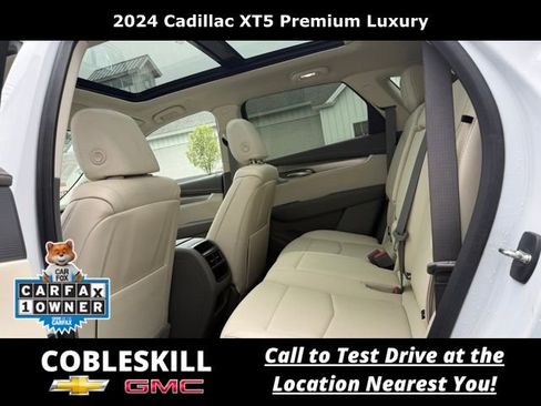 Used 2024 Cadillac XT5 Premium Luxury w/ Technology Package AWD/4WD image 17