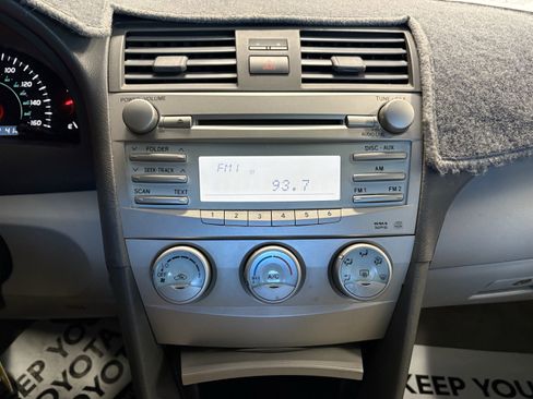 Used 2009 Toyota Camry LE image 9