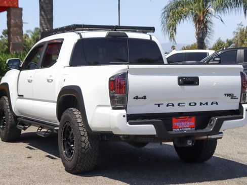 Used 2021 Toyota Tacoma TRD Off-Road w/ Technology Package AWD/4WD image 6