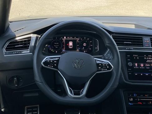 Used 2024 Volkswagen Tiguan SEL R-Line image 7