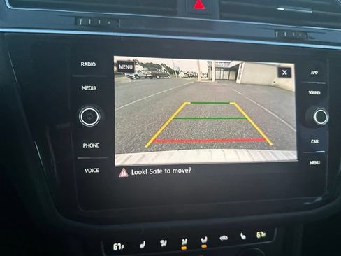 Used 2019 Volkswagen Tiguan SE w/ Panoramic Sunroof Package AWD/4WD image 13
