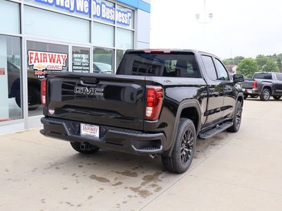 New 2026 GMC Sierra 1500 Elevation w/ LPO, Elevation Black Package