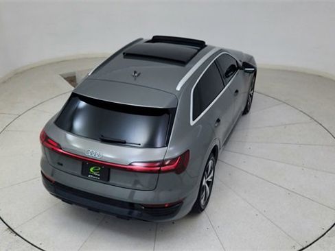 Used 2024 Audi Q8 e-tron Premium image 82