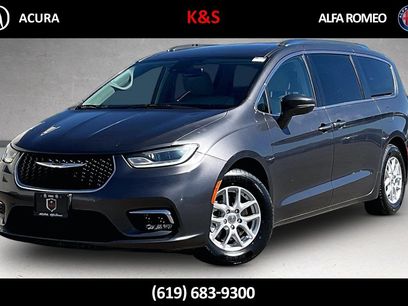 Used 2021 Chrysler Pacifica Touring-L