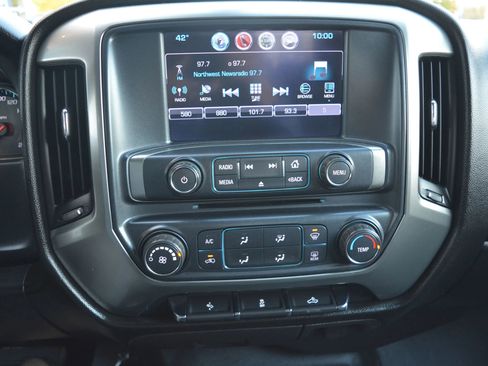 Used 2018 Chevrolet Silverado 1500 LT image 19