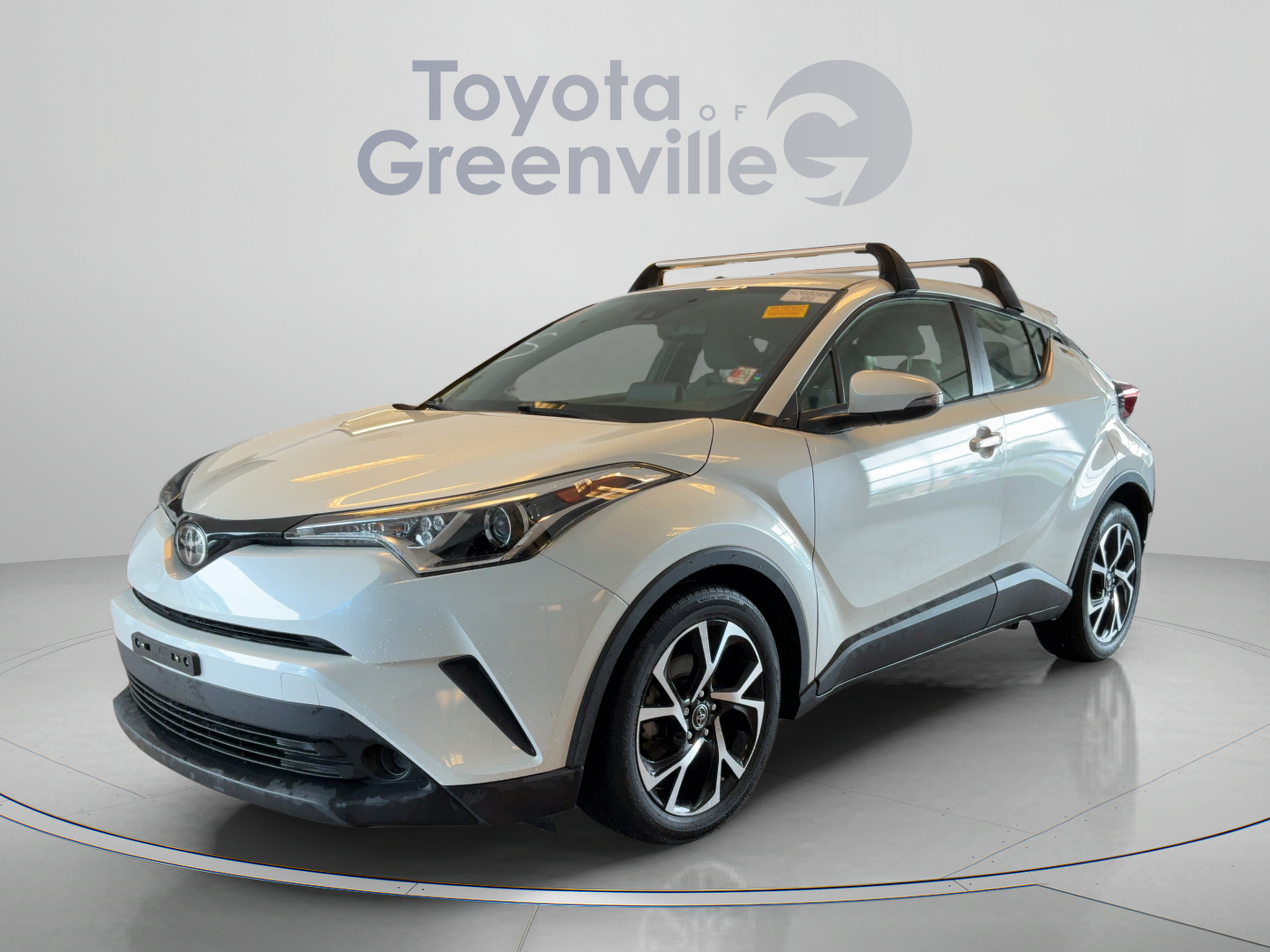 Used 2019 Toyota C-HR XLE FWD image 1
