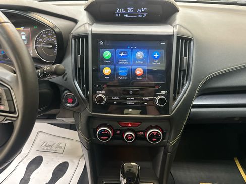 Used 2022 Subaru Crosstrek 2.5i Sport w/ Moonroof Package AWD/4WD image 5