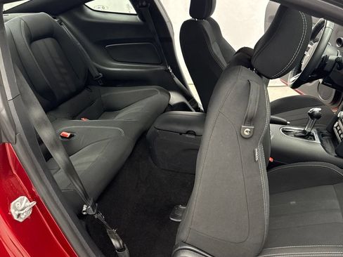 Used 2019 Ford Mustang Coupe RWD image 23