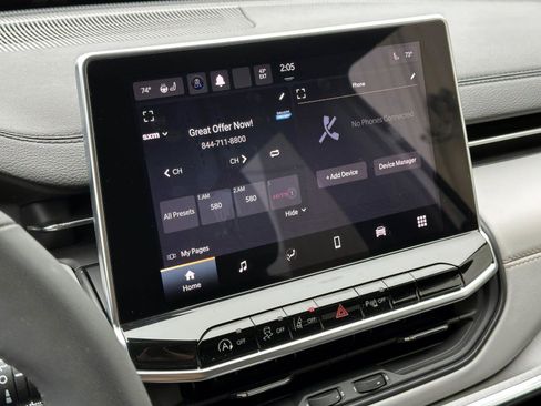 Used 2023 Jeep Compass Limited image 22