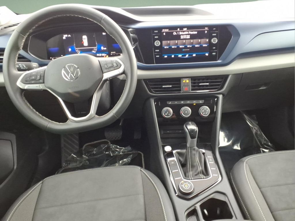 Used 2023 Volkswagen Taos SE AWD/4WD image 8