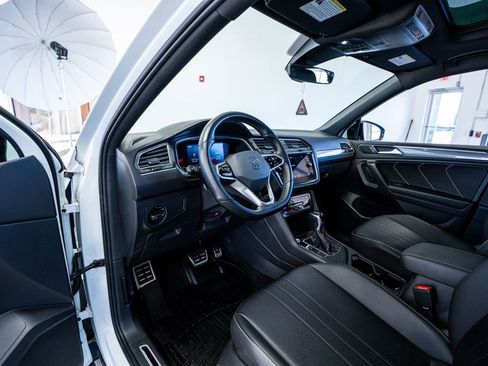 Used 2023 Volkswagen Tiguan SE R-Line image 33