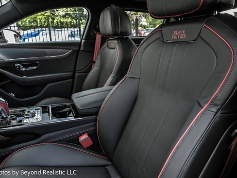 Used 2025 Bentley Flying Spur Plug-In Hybrid AWD/4WD image 26